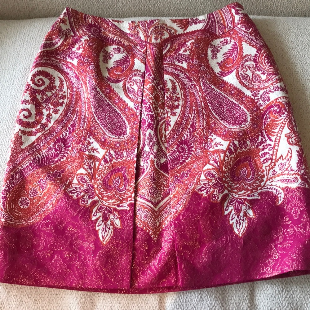 NWOT Ann Taylor gold/pink paisley printed skirt